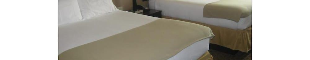 Holiday Inn Express & Suites Del Rio By Ihg Екстер'єр фото