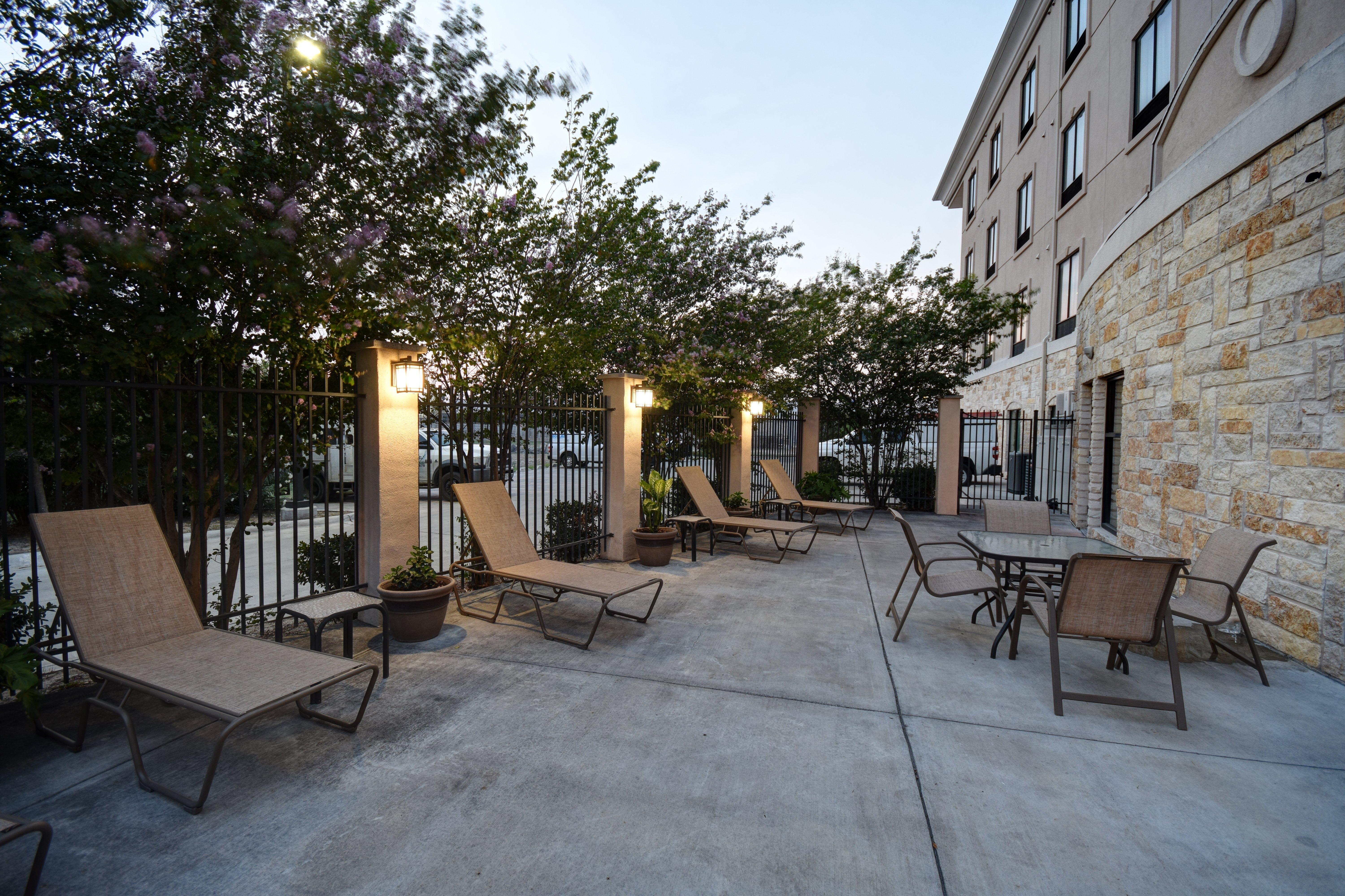 Holiday Inn Express & Suites Del Rio By Ihg Екстер'єр фото