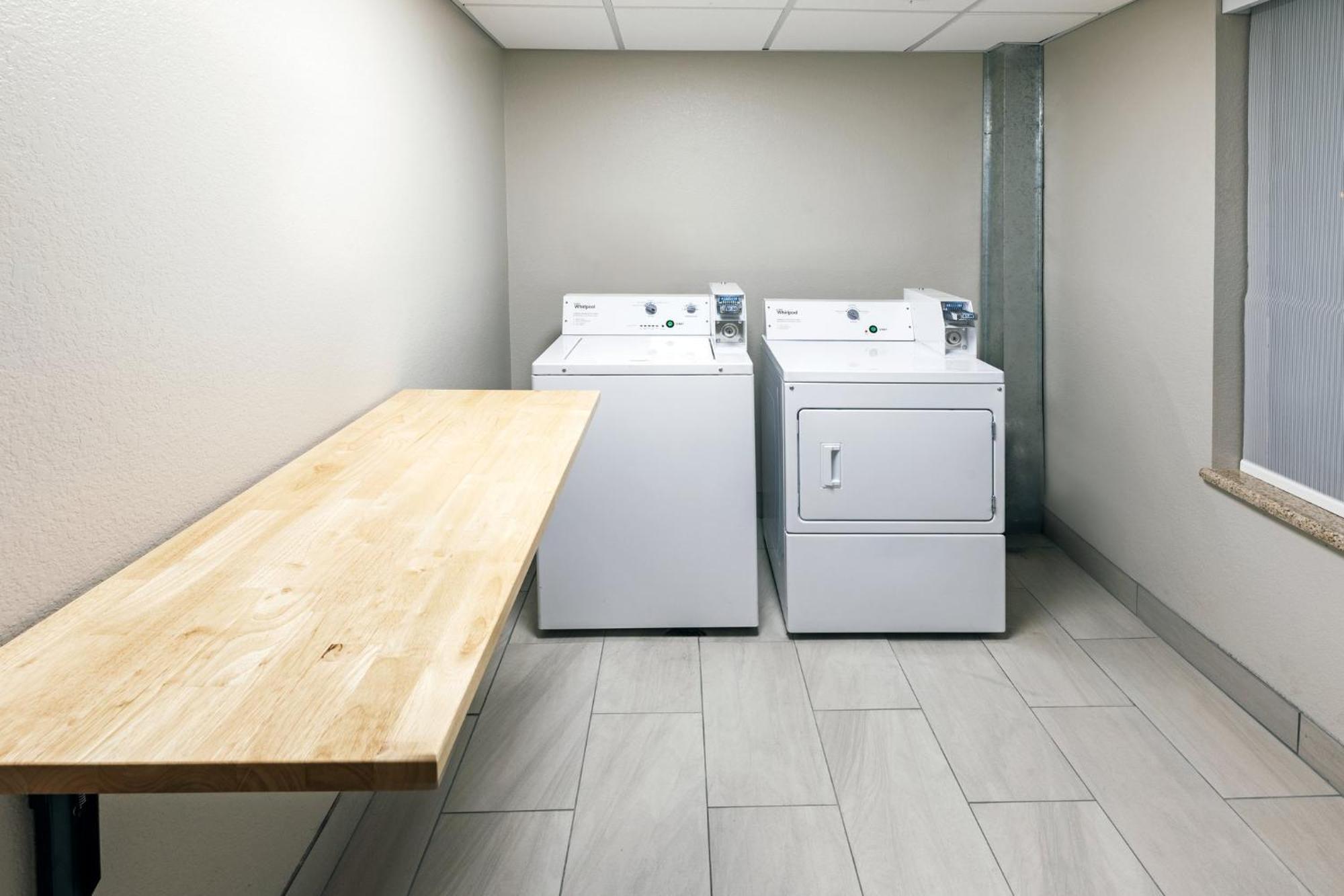 Holiday Inn Express & Suites Del Rio By Ihg Екстер'єр фото