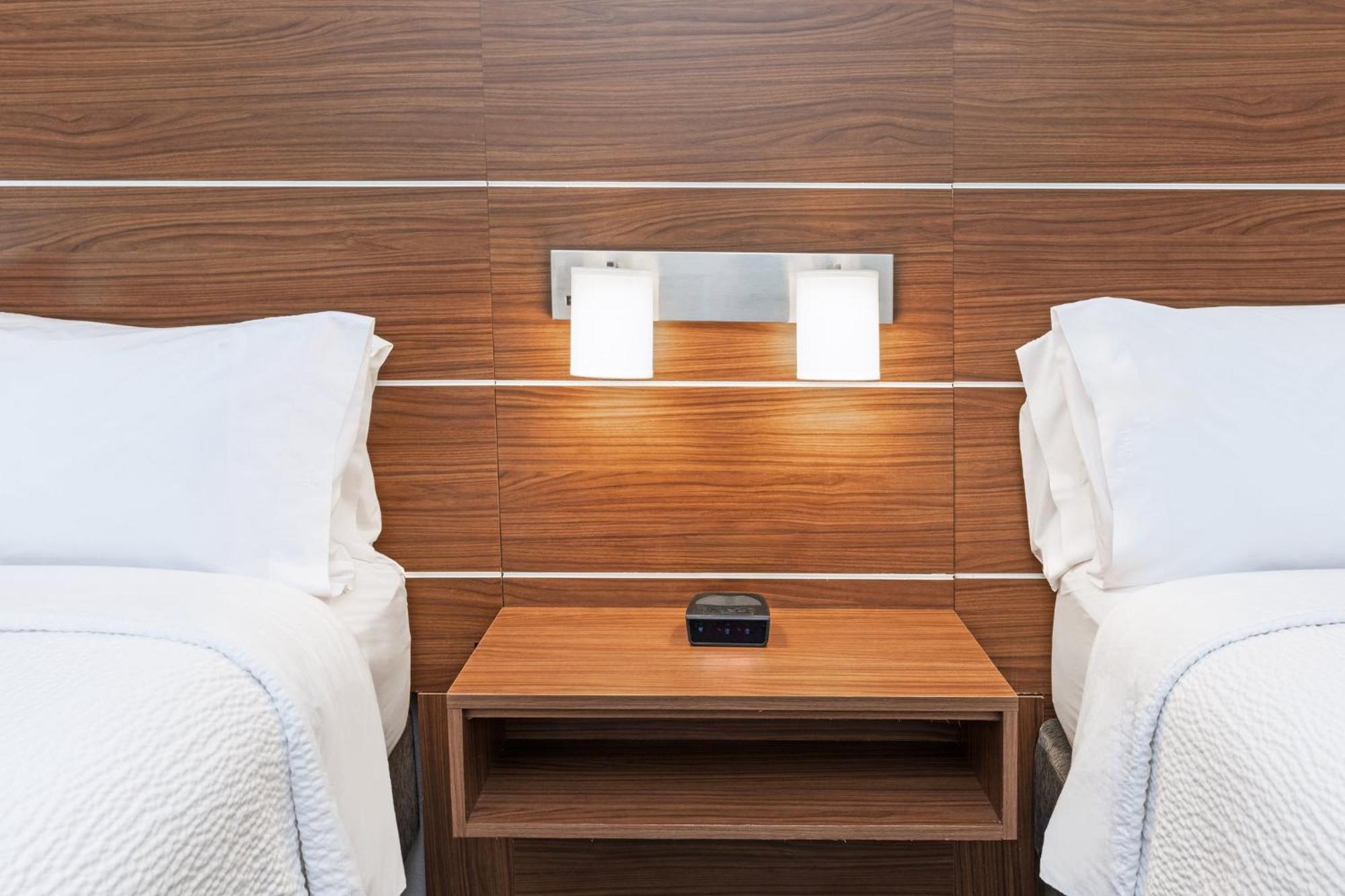 Holiday Inn Express & Suites Del Rio By Ihg Екстер'єр фото