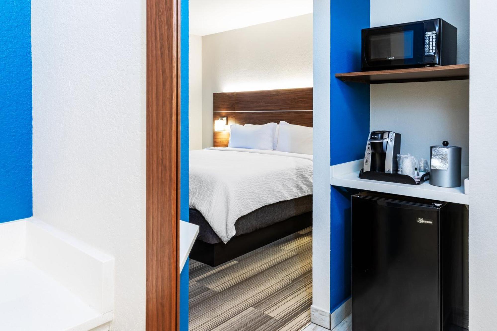 Holiday Inn Express & Suites Del Rio By Ihg Екстер'єр фото
