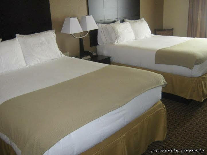 Holiday Inn Express & Suites Del Rio By Ihg Екстер'єр фото